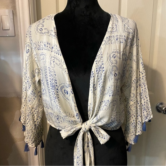 Surf Gypsy Cropped Tie Shirt Flowy Deep V-Neck Tassels 3/4 sleeves Boho Top - Picture 10 of 10